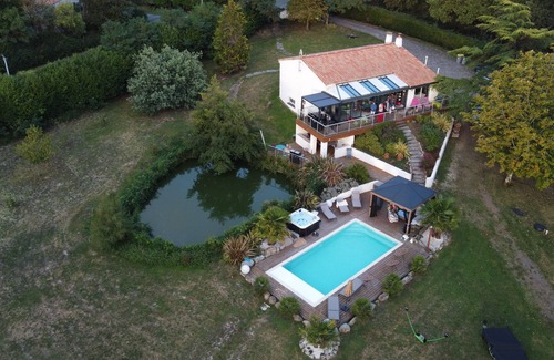 Saint-Avaugourd-des-Landes Villa | Villa "Le petit Lac" on 3 hectares of land, swimming pool, 2 ponds and woods