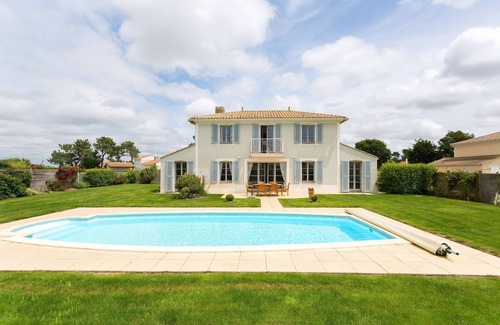L'Aiguillon-sur-Vie Villa | Villa avec piscine privée | sur le Terrain de Golf