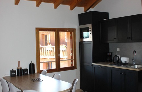 Villarabout Ski Chalet | Village House in the heart of the "3 Valleys" - sleeps 6