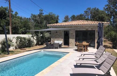 Sainte-Lucie-de-Porto-Vecchio Villa | Villa Ucellu sur 600 m2 avec accès mer privilégié et piscine privée chauffée