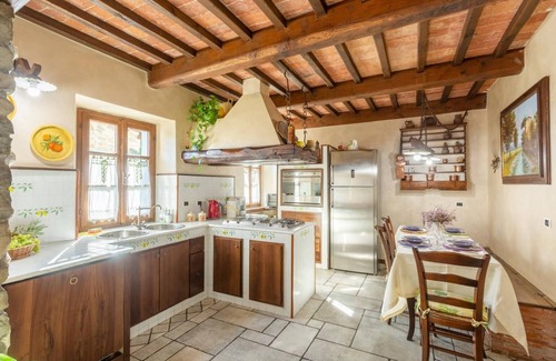 Castiglione di Garfagnana Villa | Villa Casale Le Selve Large Private Pool, WiFi