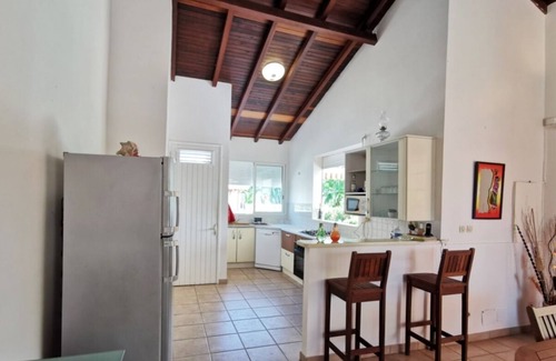 Sainte-Anne Villa | Villa à Sainte Anne Ref M055C 3ch piscine + 2appts