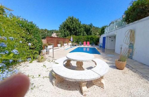 Saint-Raphael Villa | Villa élégante à Saint-Raphaël avec piscine partagée