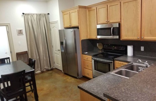 Pine Grove Apartment | Villa 1, spacious townhouse in Tickfaw, LA