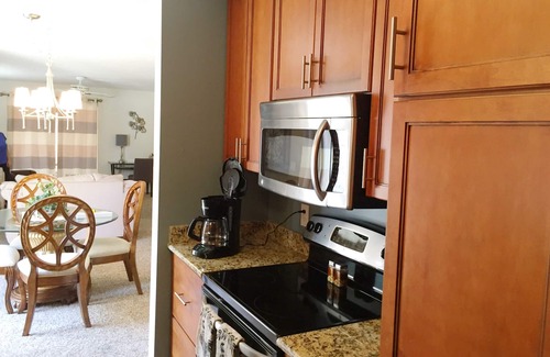 The Villages Villa | VILLA 2 MASTER SUITES & 2 GOLF CARTS
