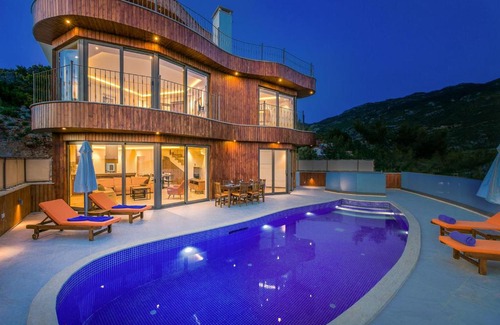Islamlar Villa | Villa 5 Sleeps 6 Isolated Pool See and Montain View-Villa Kartal Yuvası