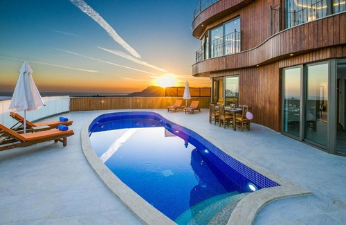 Islamlar Villa | Villa 5 Sleeps 6 Isolated Pool See and Montain View-Villa Kartal Yuvası