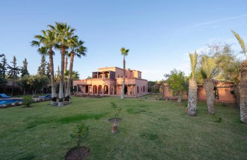 Ait Hamid Villa | Villa 5 suits with pool and montains view