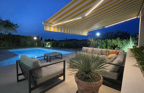 Saint-Gely-du-Fesc Villa | Villa 8 people, garden, swimming pool, great views, quiet, near Montpellier