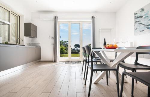 Scillichenti Villa | Villa A Mare
