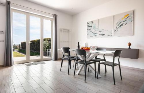 Scillichenti Villa | Villa A Mare
