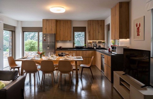 Vrachasi Villa | Villa Adagio: 5BR Luxury Villa with Eco Heated Pool