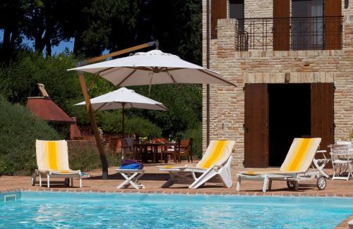 Ponte Rio Villa | Villa Adele - Senigallia, meravigliosa villa con piscina e giardino