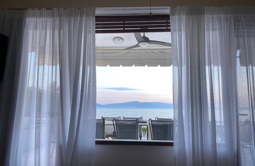 Molos-Agios Konstantinos Villa | Villa Agios - Stunning beachfront private villa, ideal for families