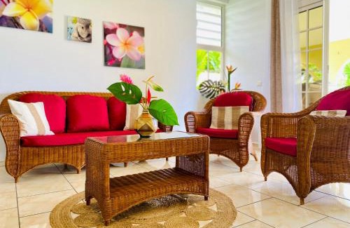 Taiarapu-Est Villa | Villa Ahui Tautira with private lagoon access