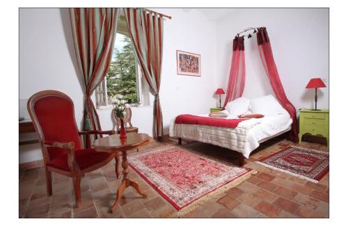 Vals-les-Bains Bed & Breakfast | Villa Aimée Luxury Apartments with Heated Pool