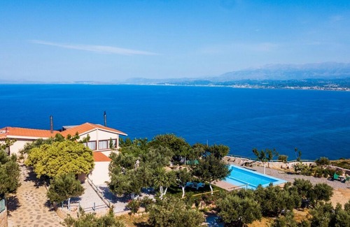 Kolymbari Villa | Villa Akrolithos with Private Pool