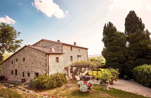 Neri House | Villa Albola by Cuvee | Chianti Villa with Pool, Lake & Wine Cellar