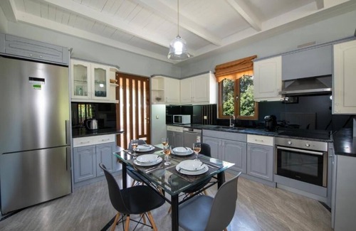 Prines Villa | Villa Alex 4bedrooms, private pool and jacuzzi