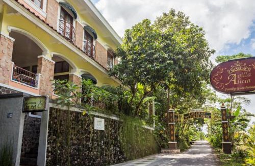 Depok House | Villa Alicia