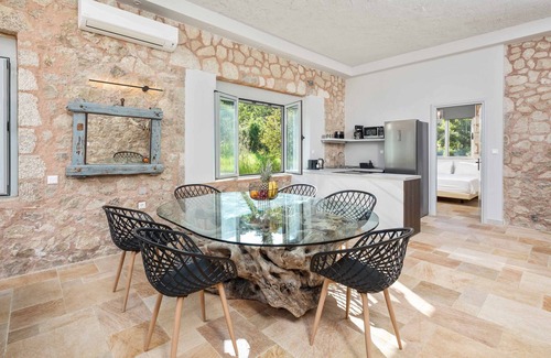 Chlomos Villa | Villa Alkyoni Mare - Three Bedroom Villa, Sleeps 6