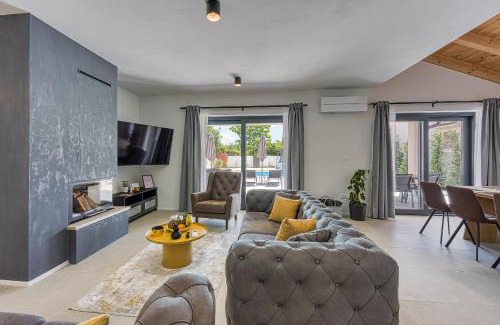 Tar-Vabriga Villa | Villa Alves with Private Pool
