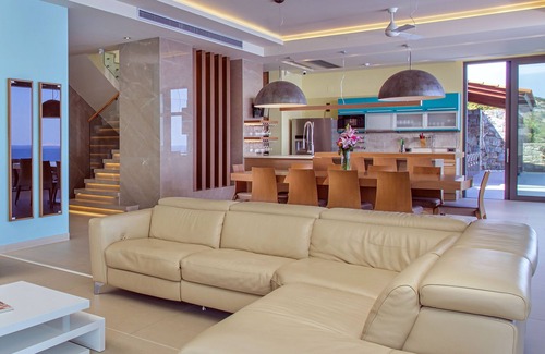 Agia Pelagia Villa | Villa Amfitriti - Luxury 6 bdr Villa with infinity heated pool