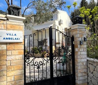Lakones House | Villa Ampelaki "30 meters to beach"