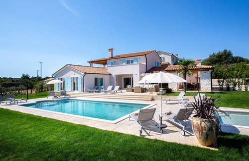 Kavran Villa | Villa Ana - 5 bedrooms with private pool and kids pool