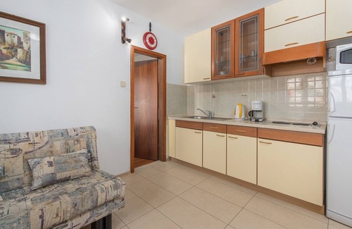Vrvari Apartment | Villa Anita with common Pool/Two-Bedroom Apartment A1