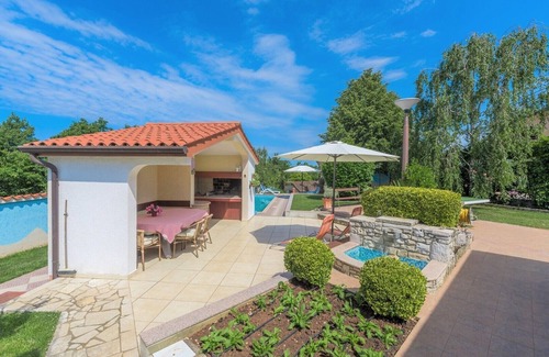 Vrvari Apartment | Villa Anita with common Pool/Two-Bedroom Apartment A1