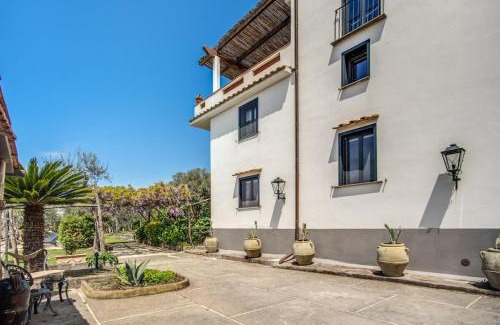 Schiazzano Villa | Villa Aragona Historic Villa with Views and Guest services by Feeling Italy