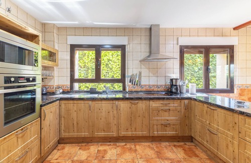 La Losa Villa | Villa 'Arboleda' with Mountain View, Private Pool and Wi-Fi