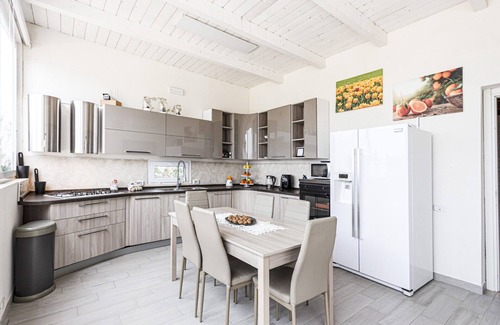 Ragusa Villa | Villa Ardith by Villa Plus