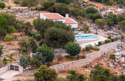 Gavalochori Villa | Villa Armonia, 3 bedrooms, sea views, 45m2 infinity pool w/heating, ping pong.
