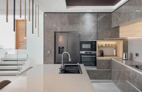 Mont Choisy Villa | Villa Asahi , Steps from Mont Choisy Beach & Golf