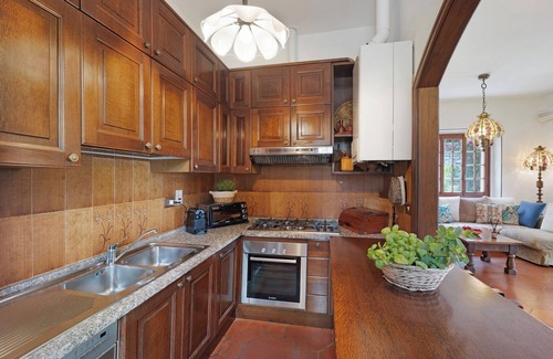 Realdo Villa | Villa Ascheri Country House with Sea View, Garden & Wi-Fi