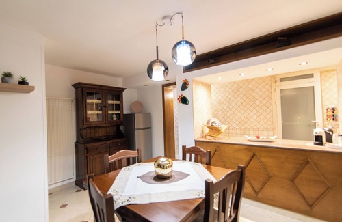 Selva di Fasano Villa | Villa Asia strategically located. A short walk from the Zoo Safari in Fasano
