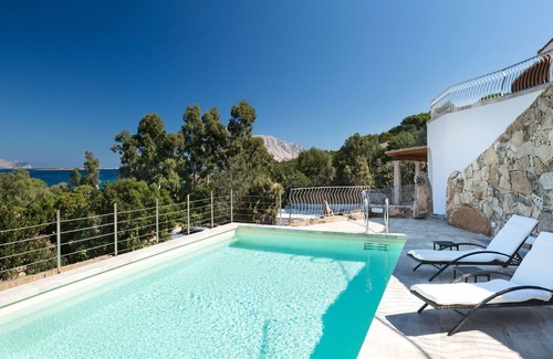 Tiriddo House | Villa Astrea Blu, panoramic terrace, private pool and two steps from the beach
