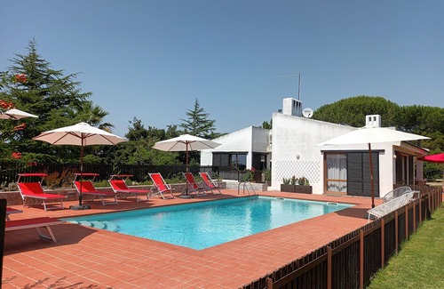 Aldeia de Irmaos Villa | Villa at Natural Park & Sun & pull & Cool energy and Lisbon at 40 minutes
