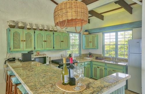 Mamin Villa | Villa Atabeyra - St Lucian Hillside Escape with Stunning Ocean and Piton Views