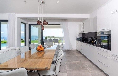 Ripenda Kosi Villa | Villa Atrium with heated pool, sea view & jacuzzi