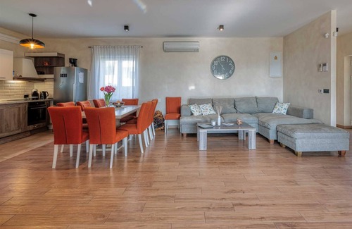 Marsici Villa | Villa Augusta with Large Private Pool