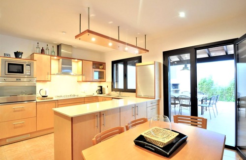 Cala Mesquida Villa | Villa 'Aurea' with Sea View, Private Pool and Wi-Fi