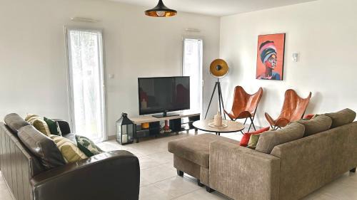 Saint-Sulpice-de-Royan Villa | VILLA avec PISCINE chauffée trois chambres