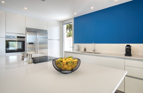 La Sabatera Villa | Villa 'Azul' with Mountain View, Wi-Fi and Air Conditioning
