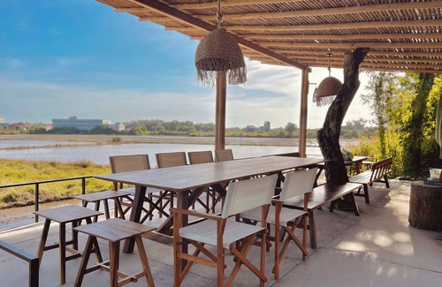 Hoa Long Hotel | Villa bên cánh đồng lúa Bà Rịa. Cảm nhận không gian gần gũi thiên nhiên.