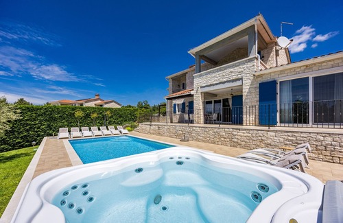 Strpacici Villa | Villa Babudri near Poreč for 10 people with jacuzzi & spa
