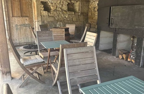 Groslee-Saint-Benoit Villa | Villa Bacchus at the water's edge