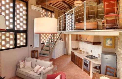 Mercatale Val di Pesa Villa | Villa Badessa in Tuscany by Fantasia Villas